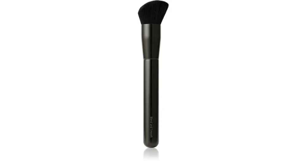 ChantecailleBlend and Smooth Brush közepes ecset a folyékony, krémes és púder állagú termékekhez Exkluzív ajánlat